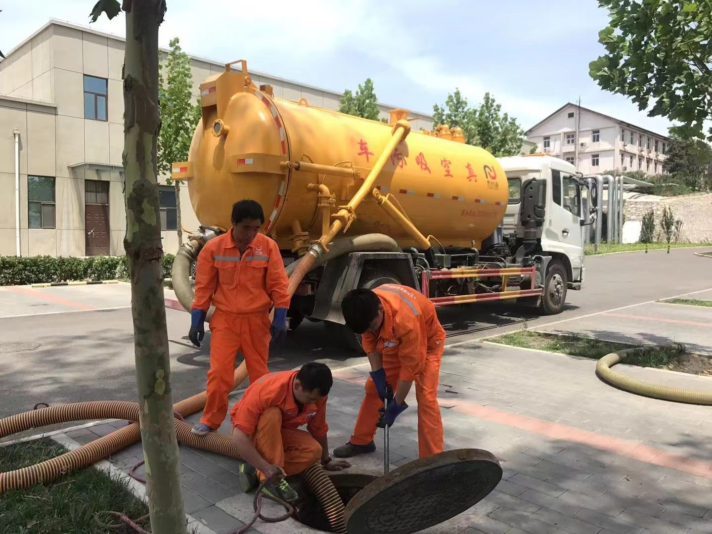 东明化粪池清理与5-8吨吸粪车施工效率分析